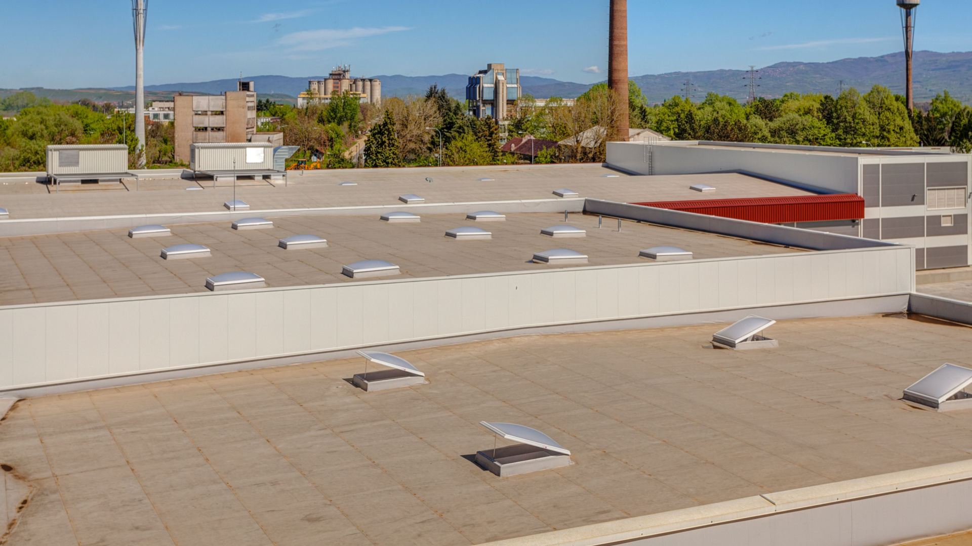 Requirements for Commercial Roofing in Largo