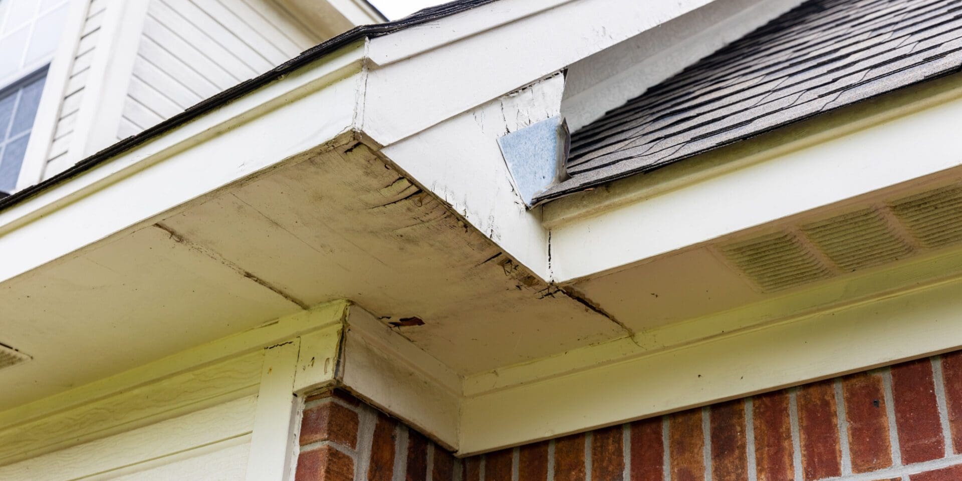 Soffit repair services in Florida