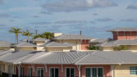 Metal roof lifespan in Florida
